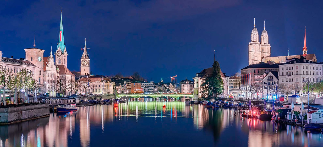 Zürich (Switzerland) by Night - e-motion: the art of travel